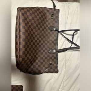 Louis Vuitton Neverfull Damier MM